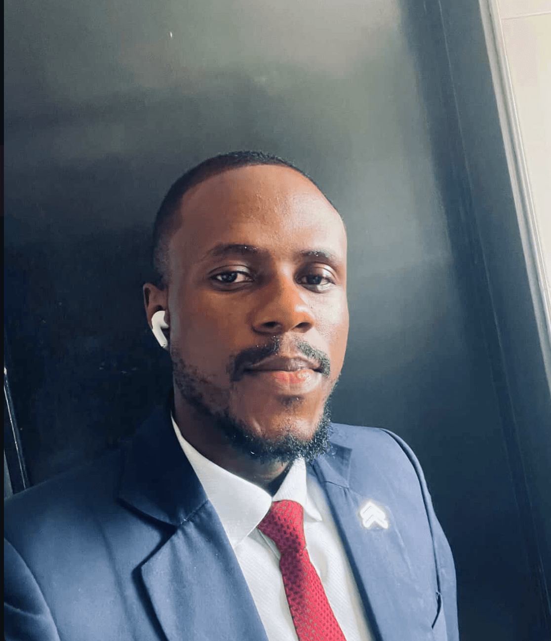 Israel Fasina headshot